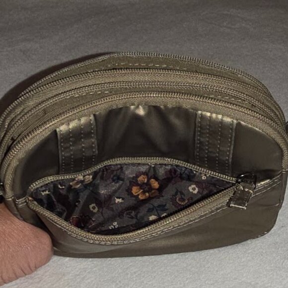 Lug METALLIC WALNUT Super Coupe EUC - Picture 6 of 6